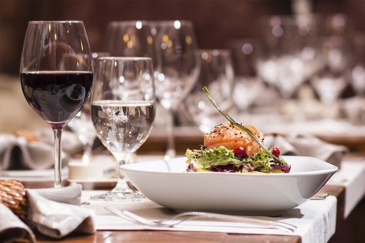 Dry wine is allowed in the Mediterranean diet.